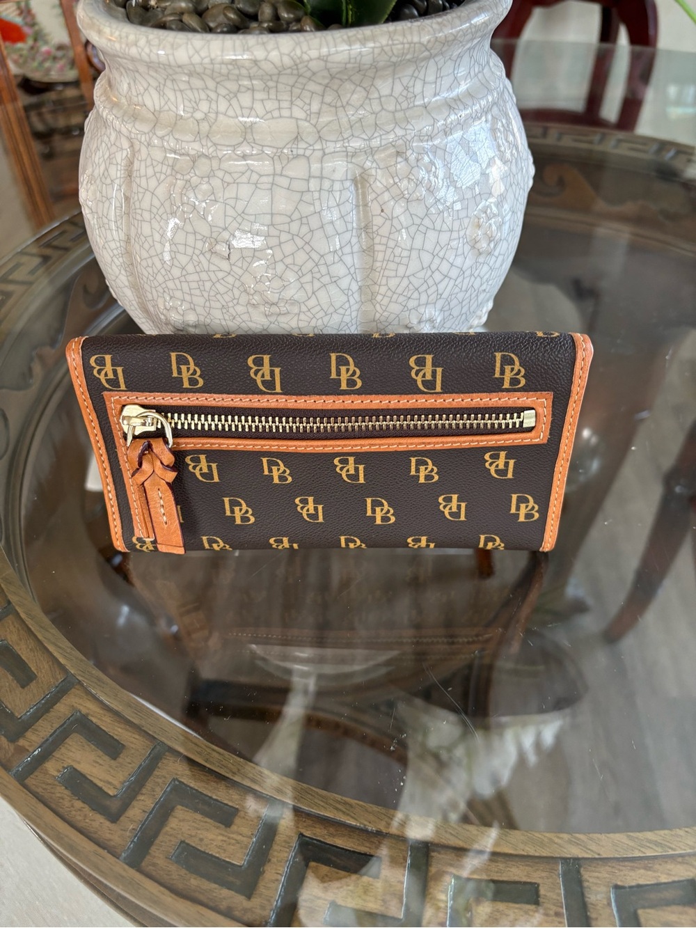 🤎🤎DOONEY & BOURKE BLAKELY CONTINENTAL SIGNATURE MONOGRAM WALLET! 🤎🤎 - Picture 2 of 7